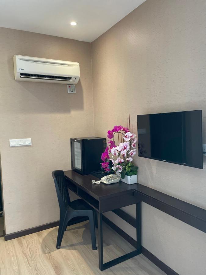 Geo Boutique Hotel - เซอรีเคมบางัน ภายนอก รูปภาพ